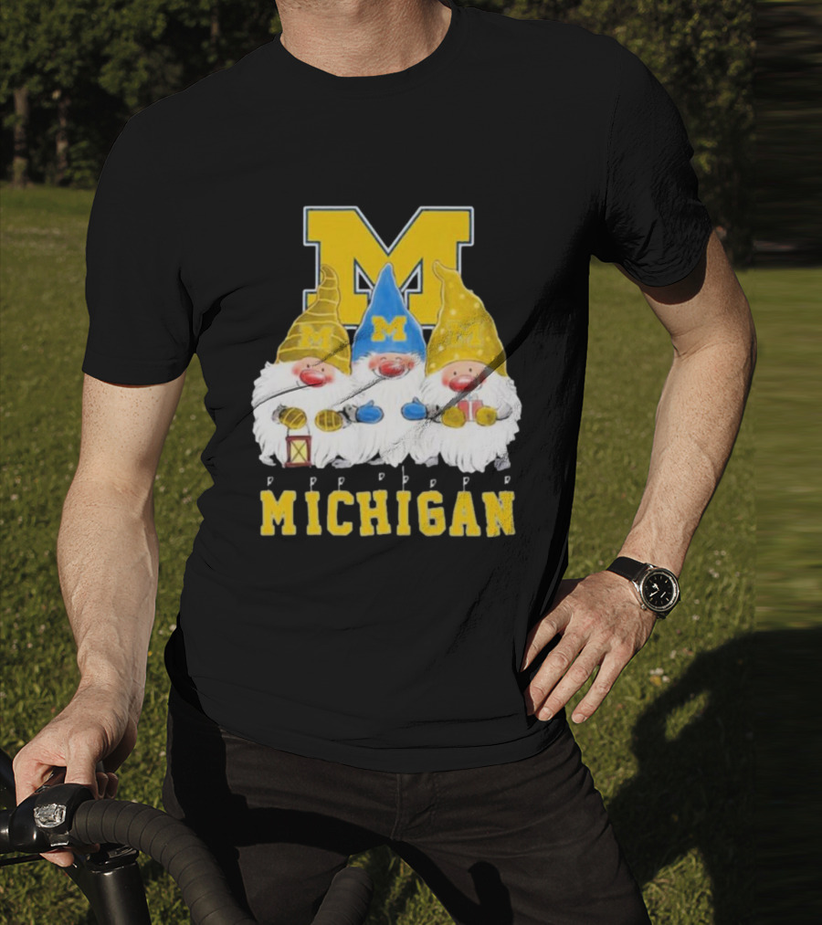 Michigan Wolverines Gnomes Merry Christmas T-Shirt