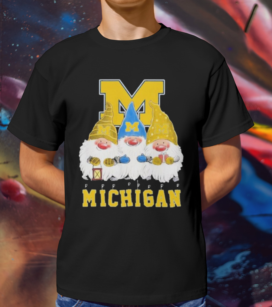 Michigan Wolverines Gnomes Merry Christmas T-Shirt