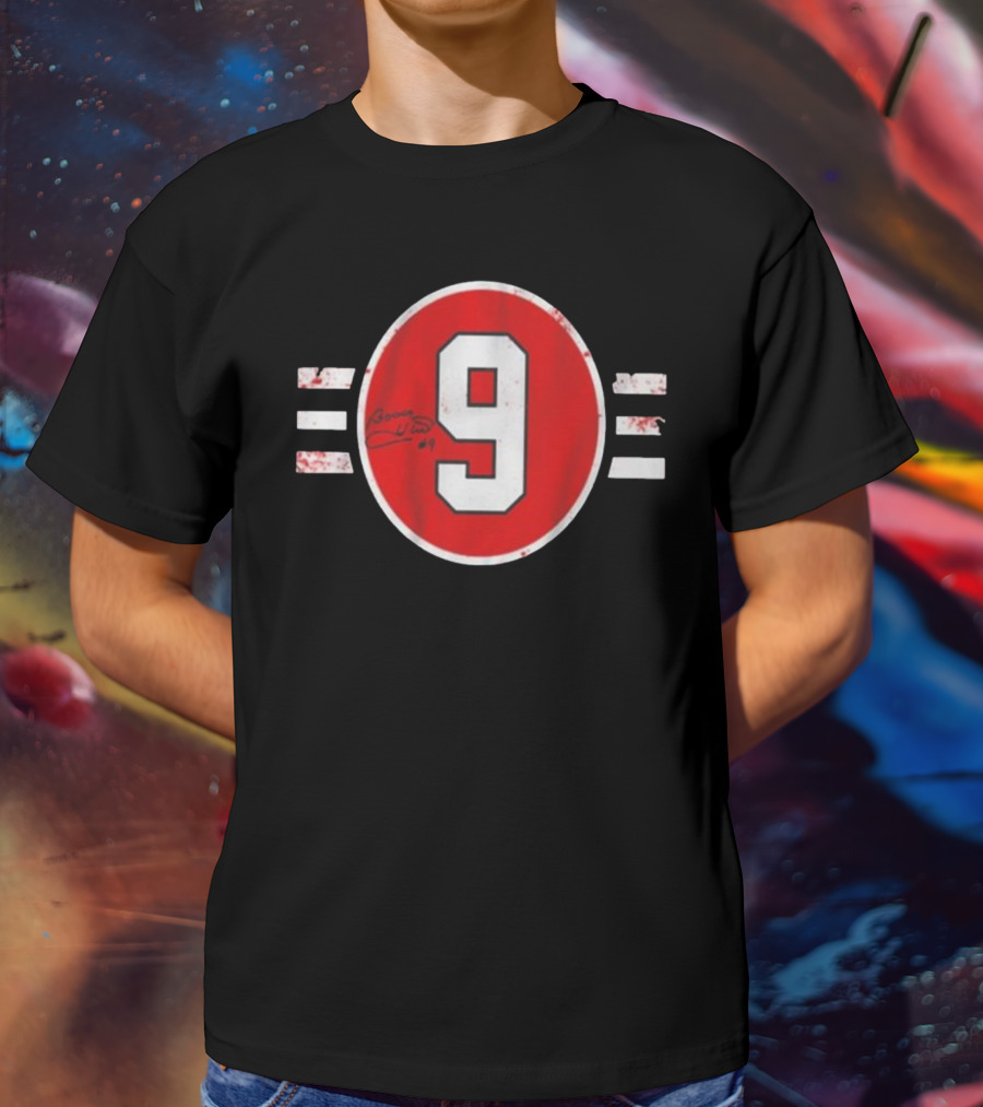 Chicago Blackhawks Bobby Hull Signed Number 9 T-Shirt