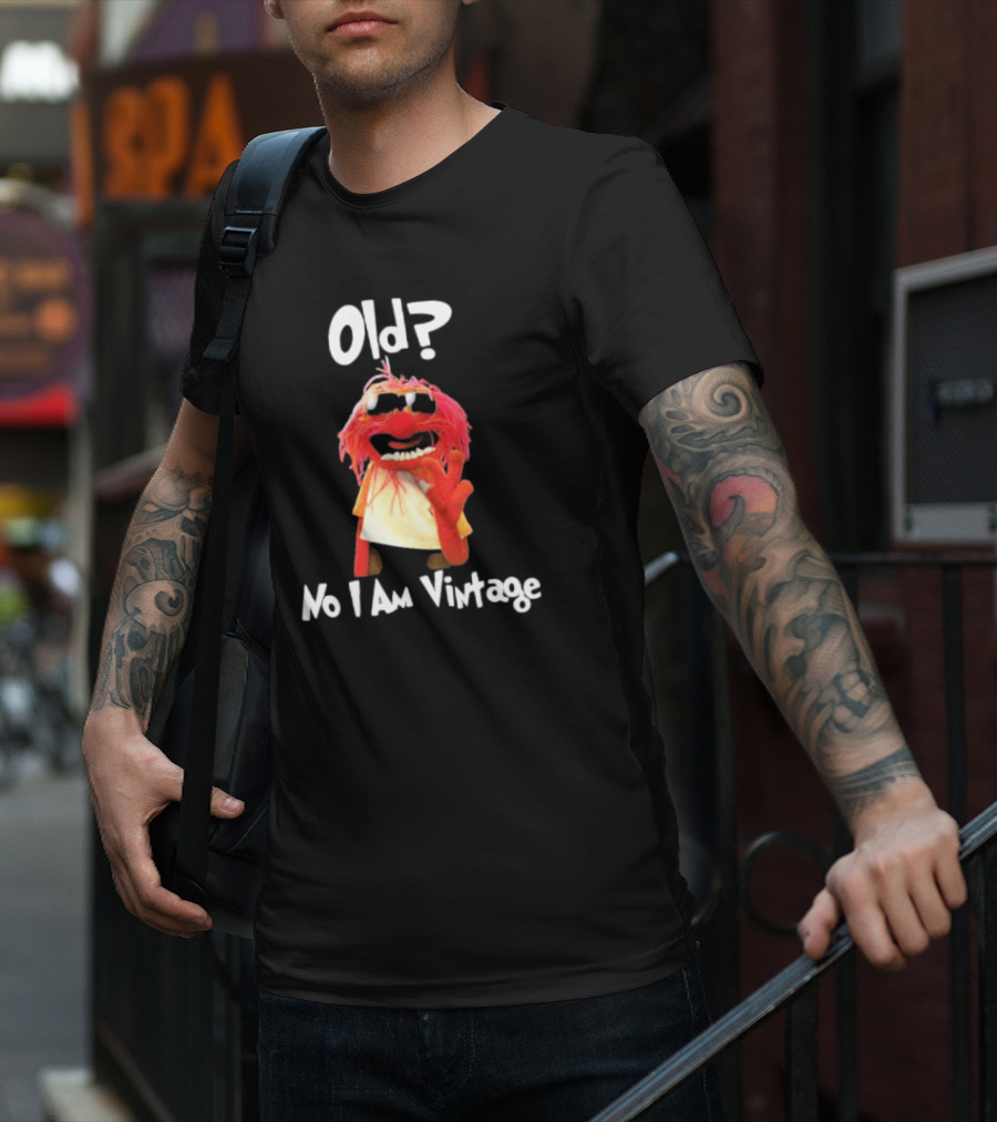 Old? No I Am Vintage Muppet Animal Wearing Glasses T-Shirt