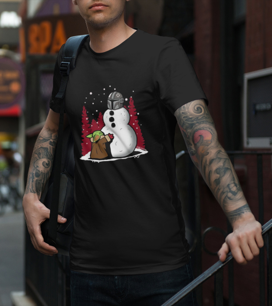 The Best Snowman In The Parsec Yoda Hugs Snowman Mandalorian Helmet Snow Star Wars T-Shirt