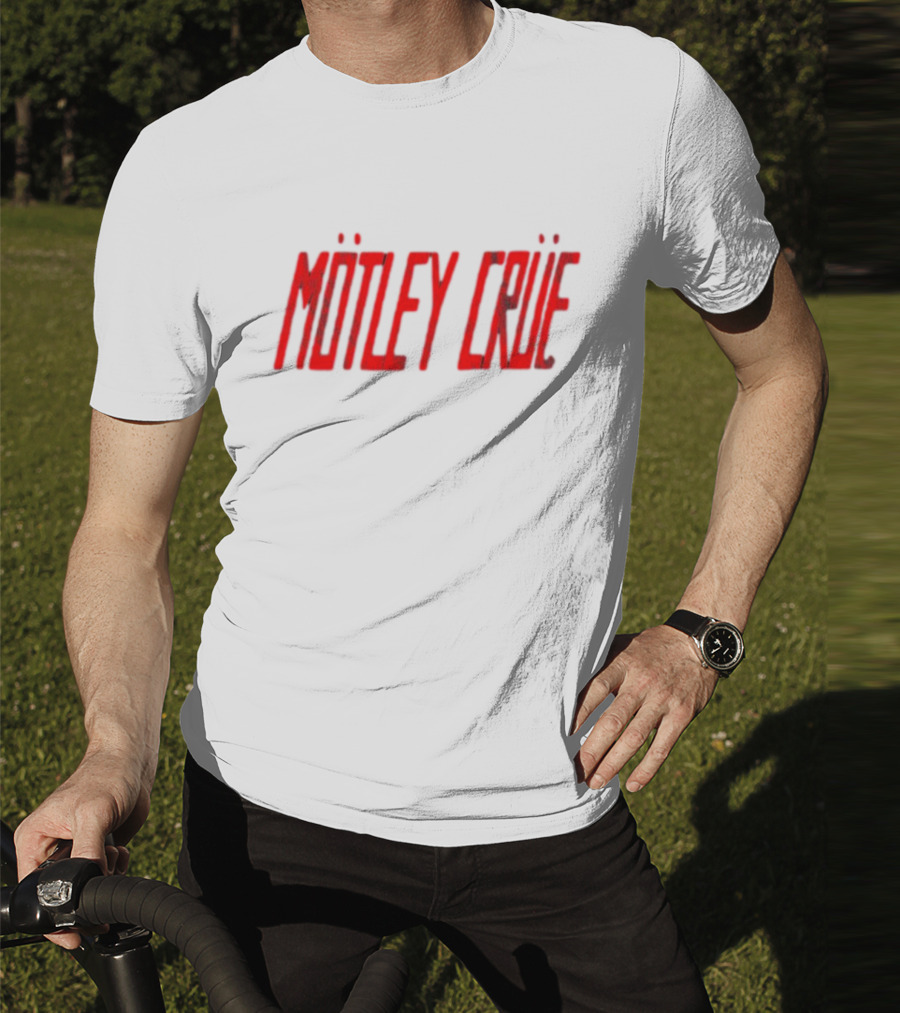 Mötley Crüe Vintage Black And Red Distressed Band T-Shirt