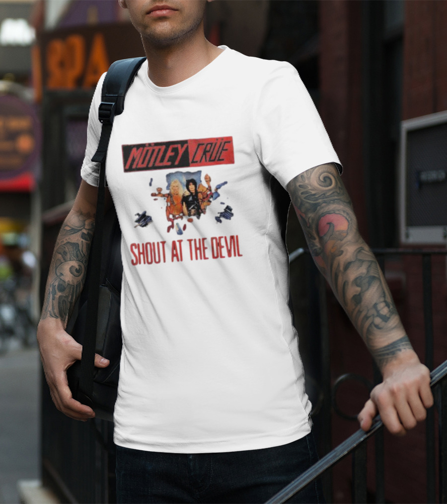 Mötley Crüe Shout At The Devil Classic Album Cover T-Shirt