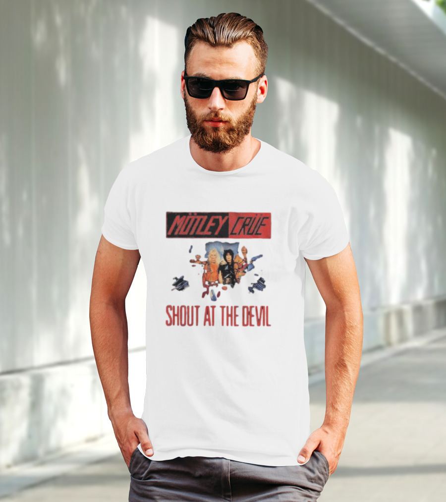 Mötley Crüe Shout At The Devil Classic Album Cover T-Shirt