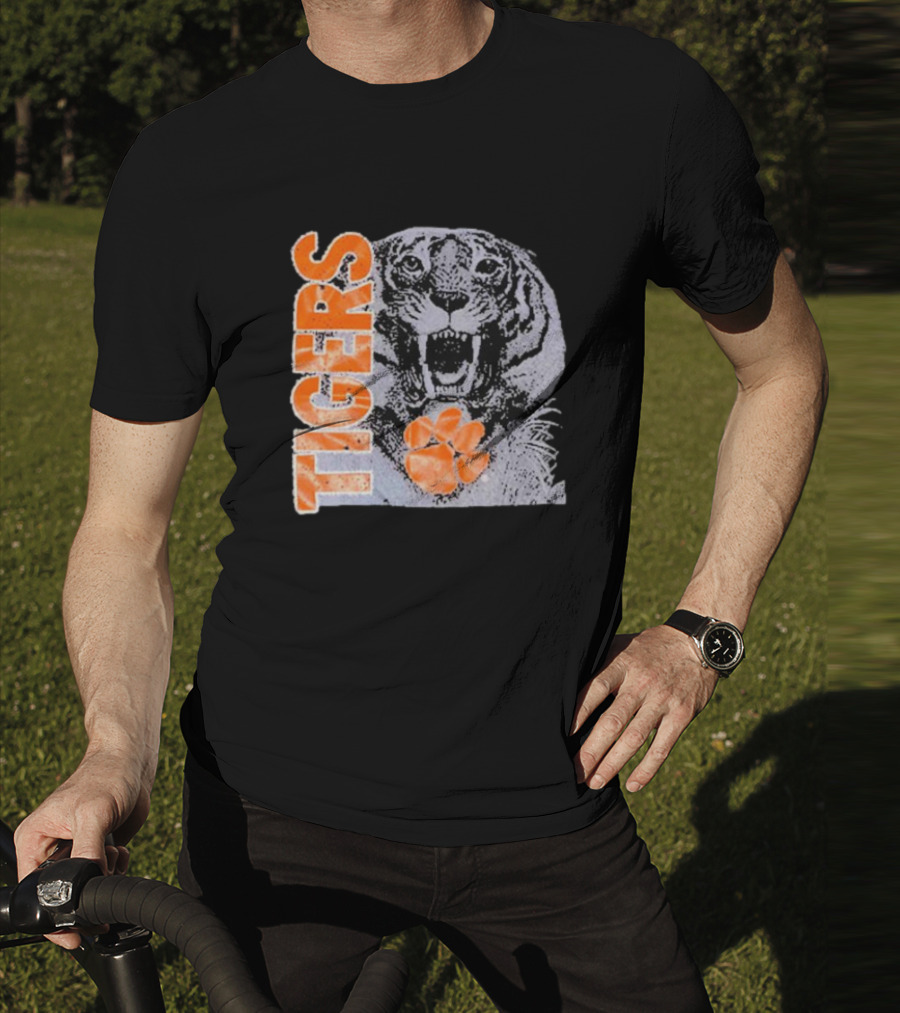 90s Clemson Tigers Vintage College Athletic Roaring Tiger With Orange Paw T-Shirt