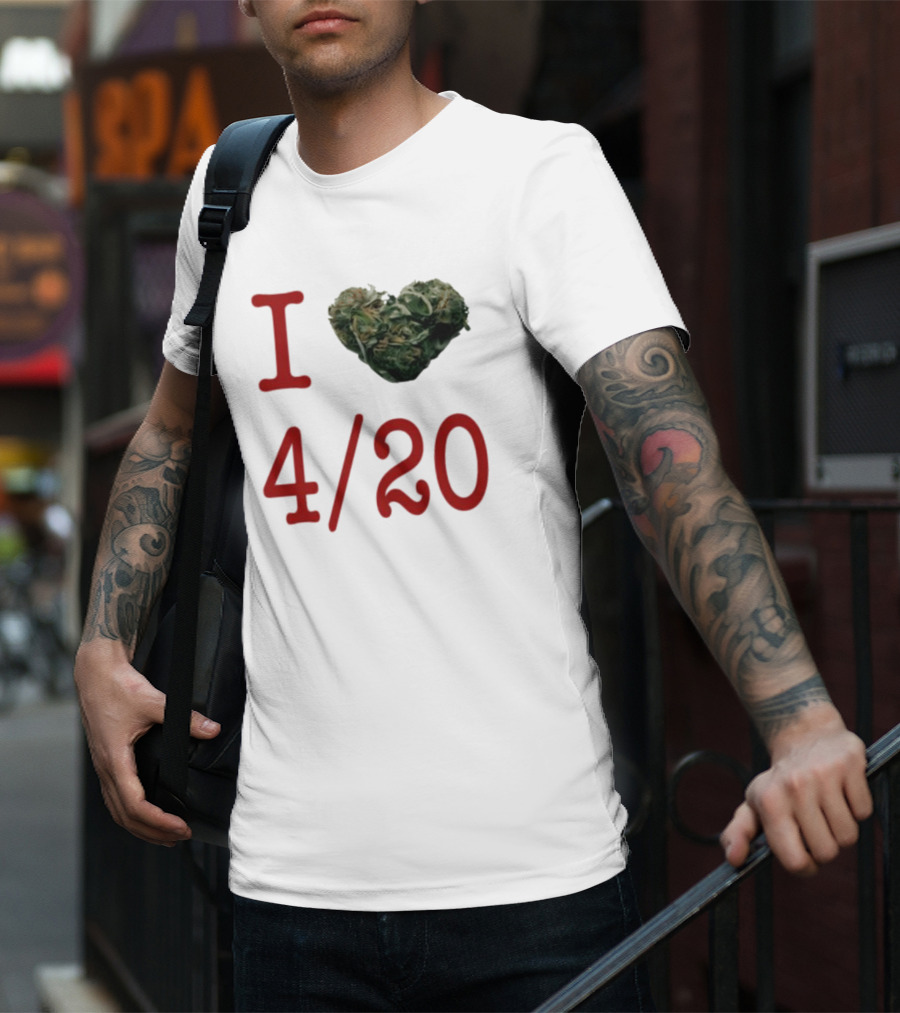 Rihanna Wearing I Heart 4/20 Day T-Shirt