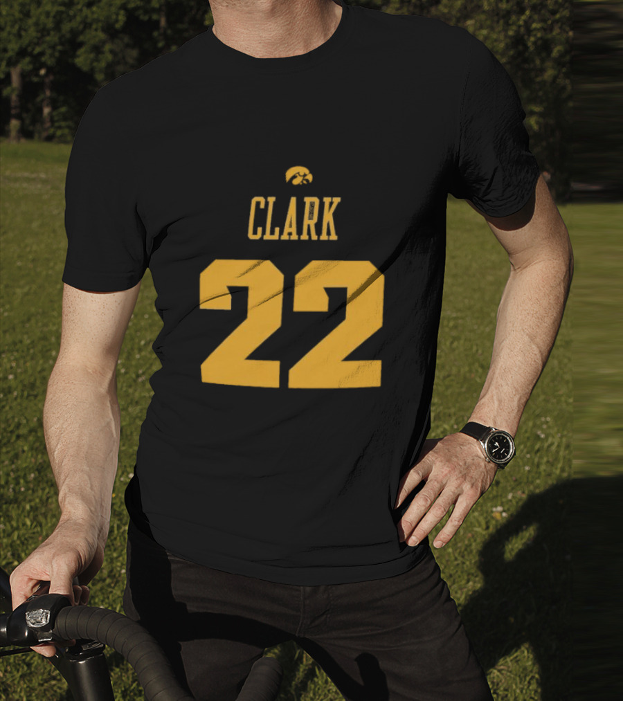 Caitlin Clark Iowa Hawkeyes 22 Record Breaking T-Shirt