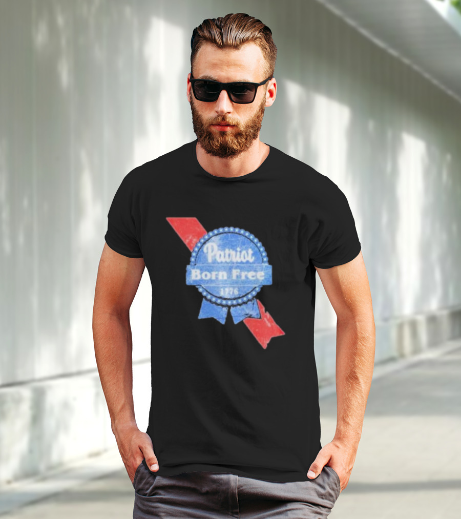Patriot Born Free 1776 Badge With Red White Blue Ribbon Motif T-Shirt