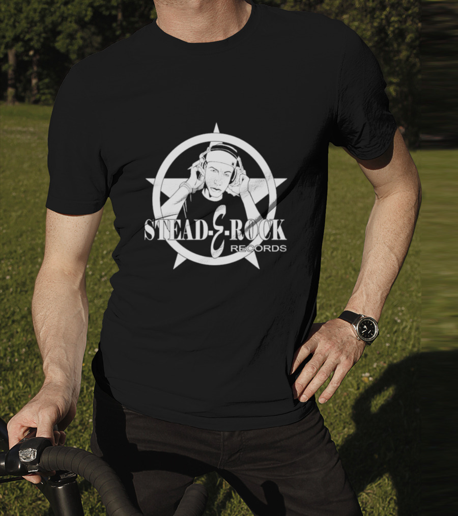 Stead E Rock Records Erockalipse DJ Headphones Star Emblem T-Shirt
