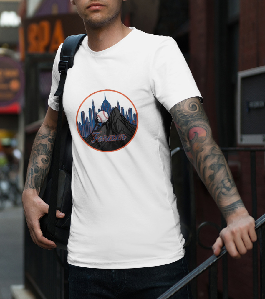 New York Met Fan Forever Skyline Baseball Statue T-Shirt
