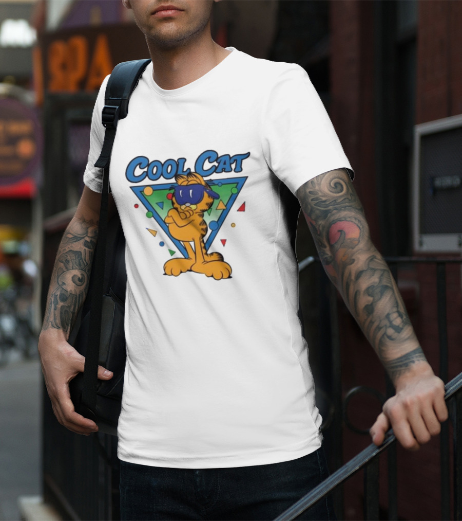 Quinton Reviews Wearing Garfield Cool Cat Retro T-Shirt