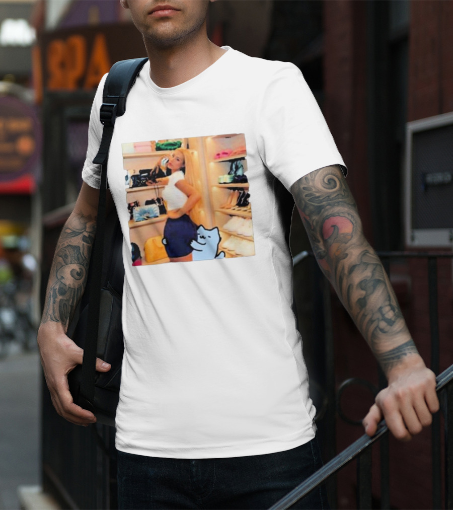 Iggy Azalea Culture Closet Fashion With Cute Cat T-Shirt