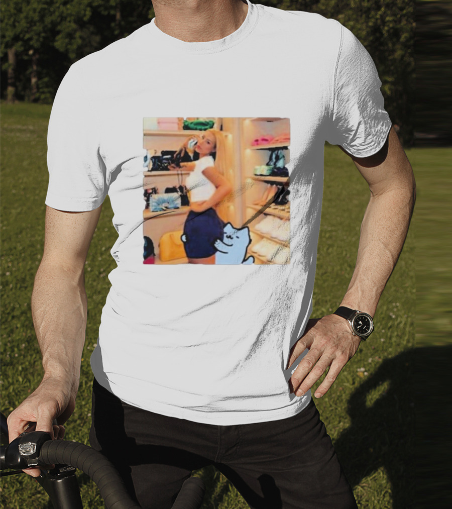 Iggy Azalea Culture Closet Fashion With Cute Cat T-Shirt