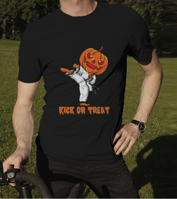 Kick Or Treat Taekwondo Pumpkin Halloween T-Shirt