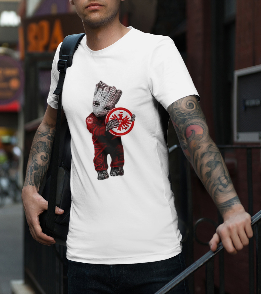 Baby Groot Hugging Eintracht Frankfurt Emblem T-Shirt