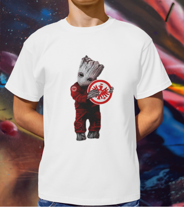 Baby Groot Hugging Eintracht Frankfurt Emblem T-Shirt