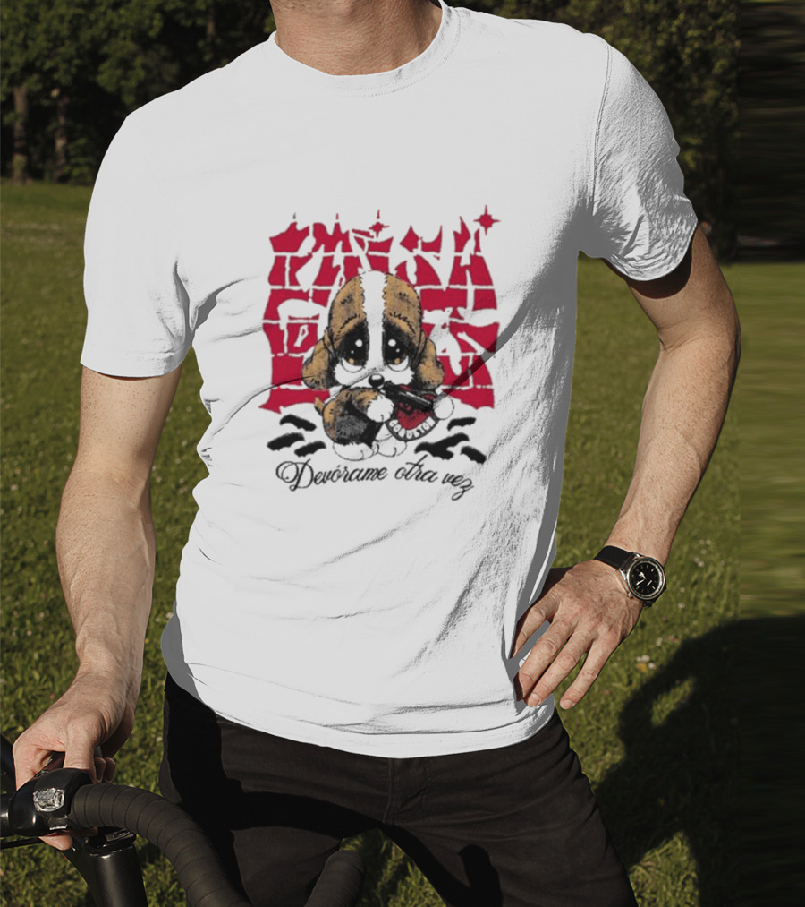 Coqueton Graffiti Style Devorame Otra Vez Puppy Holding Heart T-Shirt