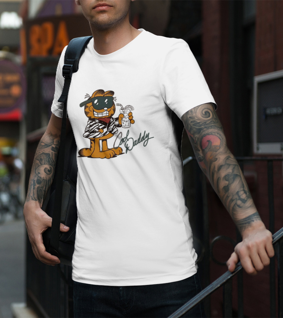 Garfield Cool Daddy Sunglasses Drink T-Shirt