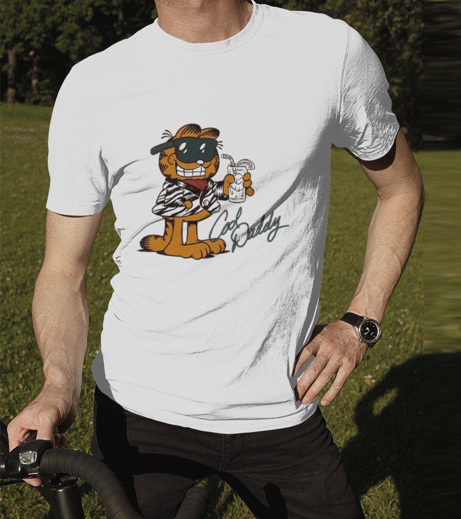 Garfield Cool Daddy Sunglasses Drink T-Shirt