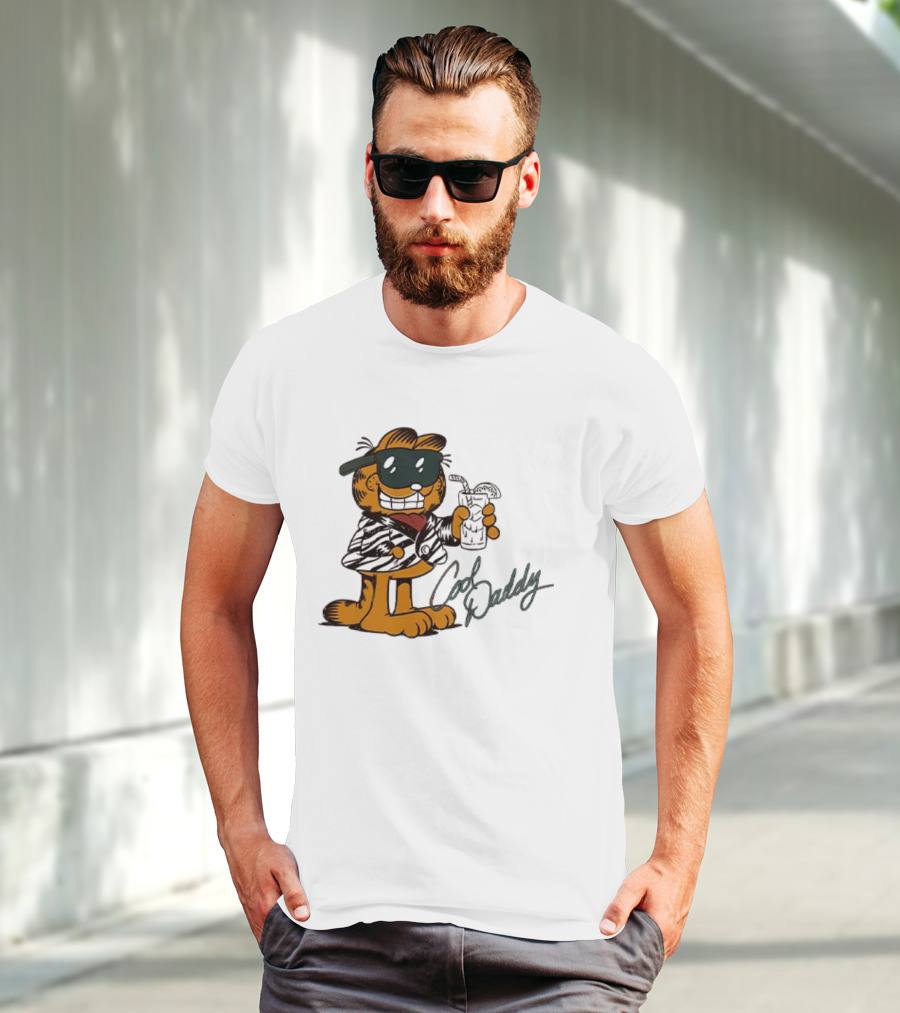 Garfield Cool Daddy Sunglasses Drink T-Shirt