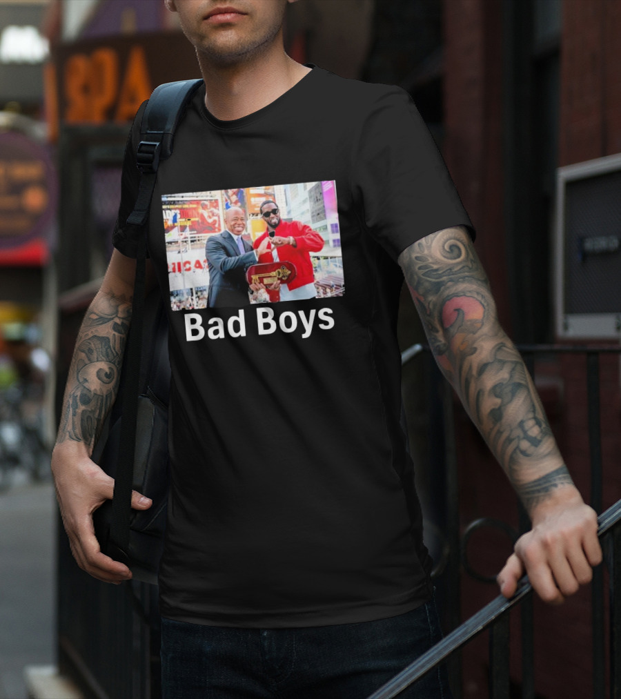 Bad Boys P Diddy And Eric Adams Key Exchange At Times Square Event T-Shirt