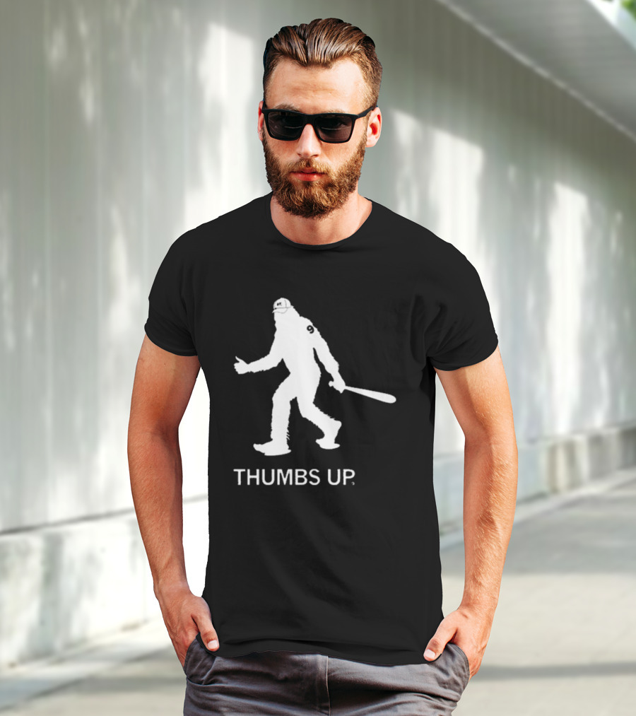 THUMBS UP Bigfoot Baseball Player Vintage T-Shirt