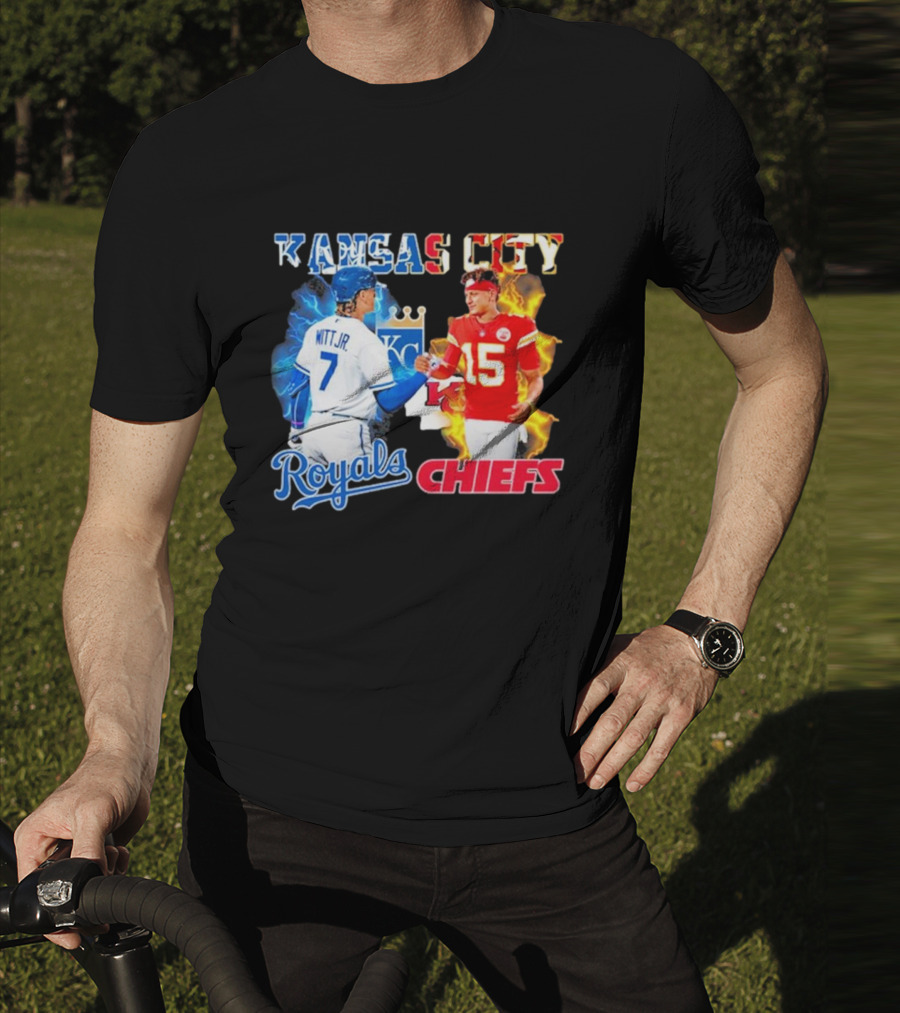 Kansas City Royals Bobby Witt Jr Shake Hands Chiefs Patrick Mahomes T-Shirt