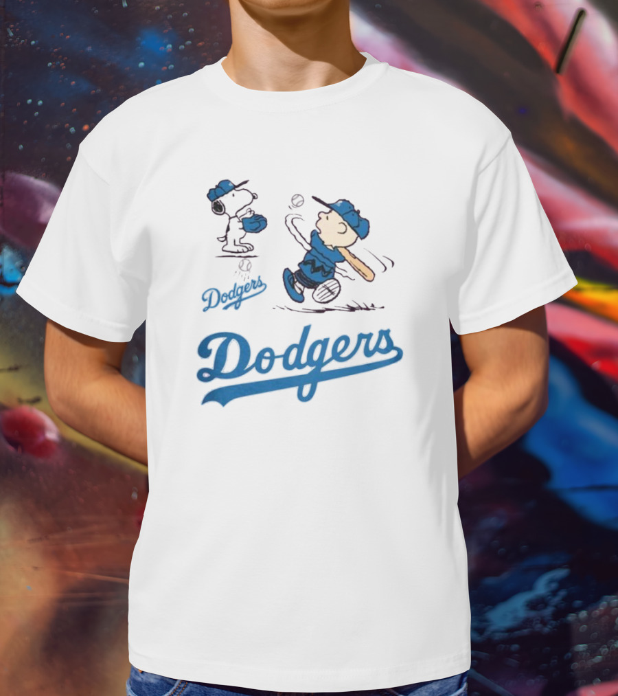 Los Angeles Dodgers Snoopy Cartoon Baseball Sports T-Shirt