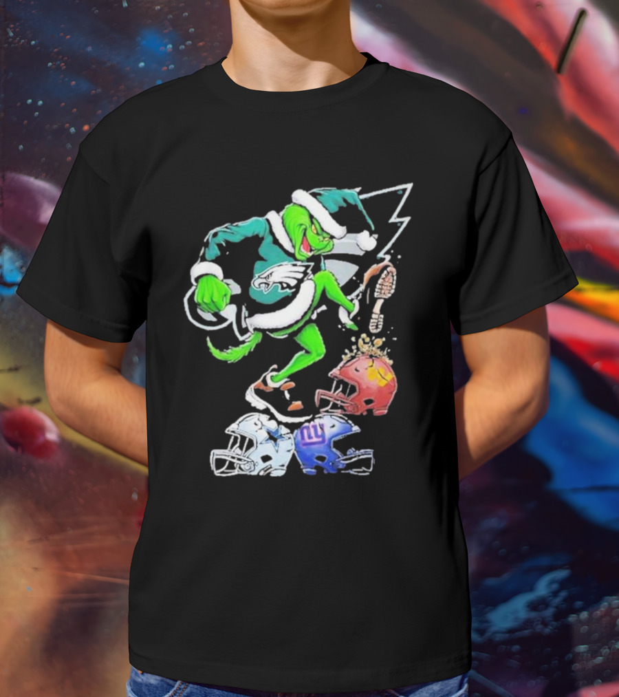 Grinch Philadelphia Eagles Crushing NFL Team Helmets T-Shirt