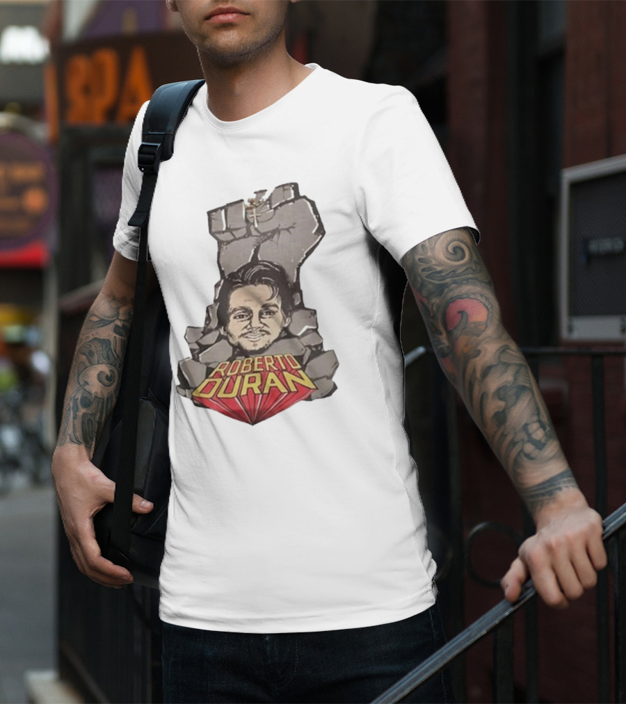 Roberto Duran Fist Breaking Through Vintage Boxing T-Shirt