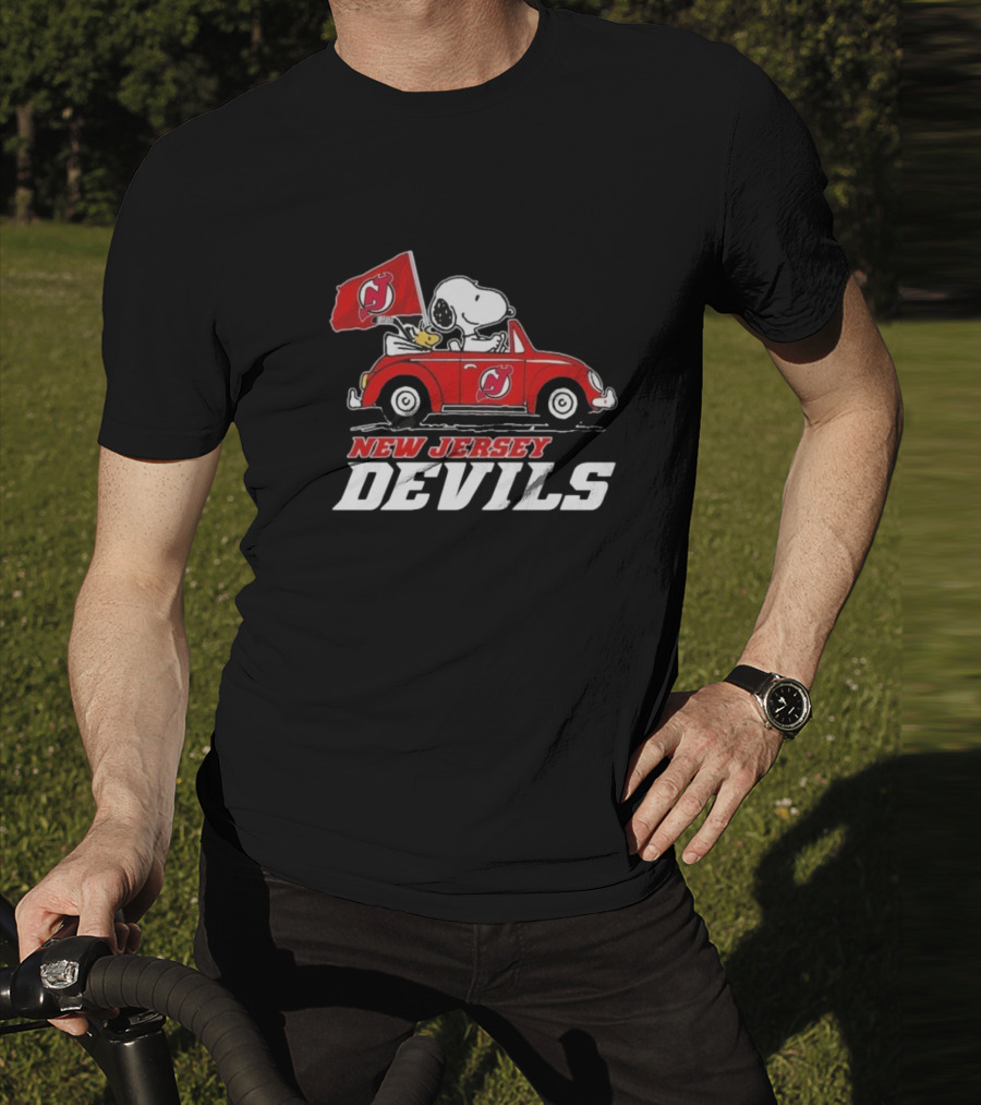 Snoopy And Woodstock Driving Car With New Jersey Devils Flag T-Shirt