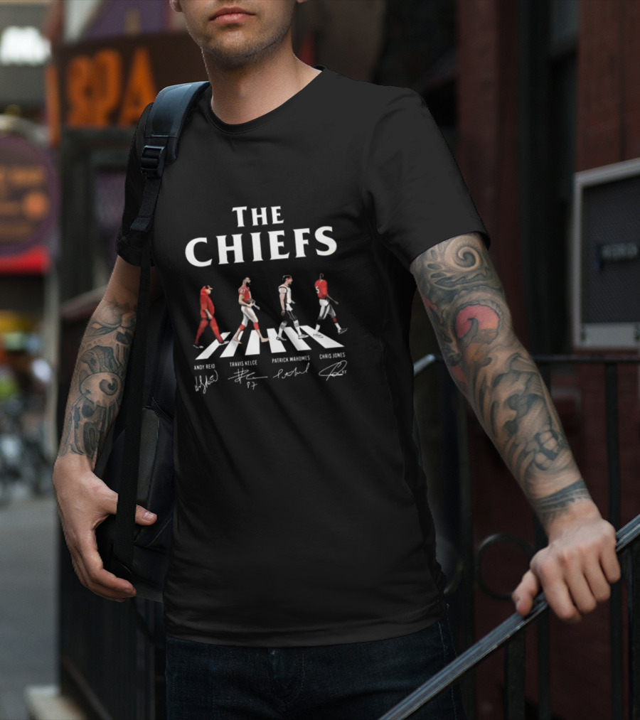The Chiefs Andy Reid Travis Kelce Patrick Mahomes Chris Jones Walking Signatures T-Shirt