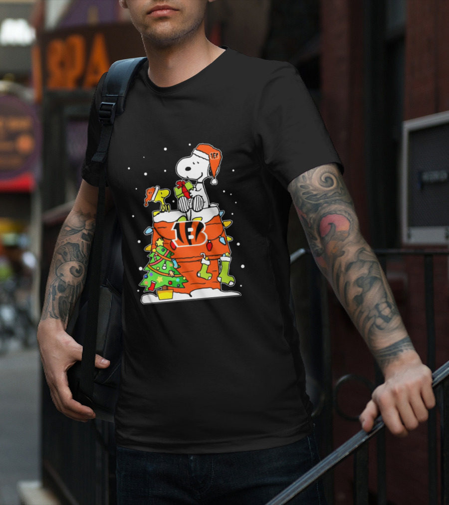 Snoopy Woodstock Cincinnati Bengals Christmas T-Shirt