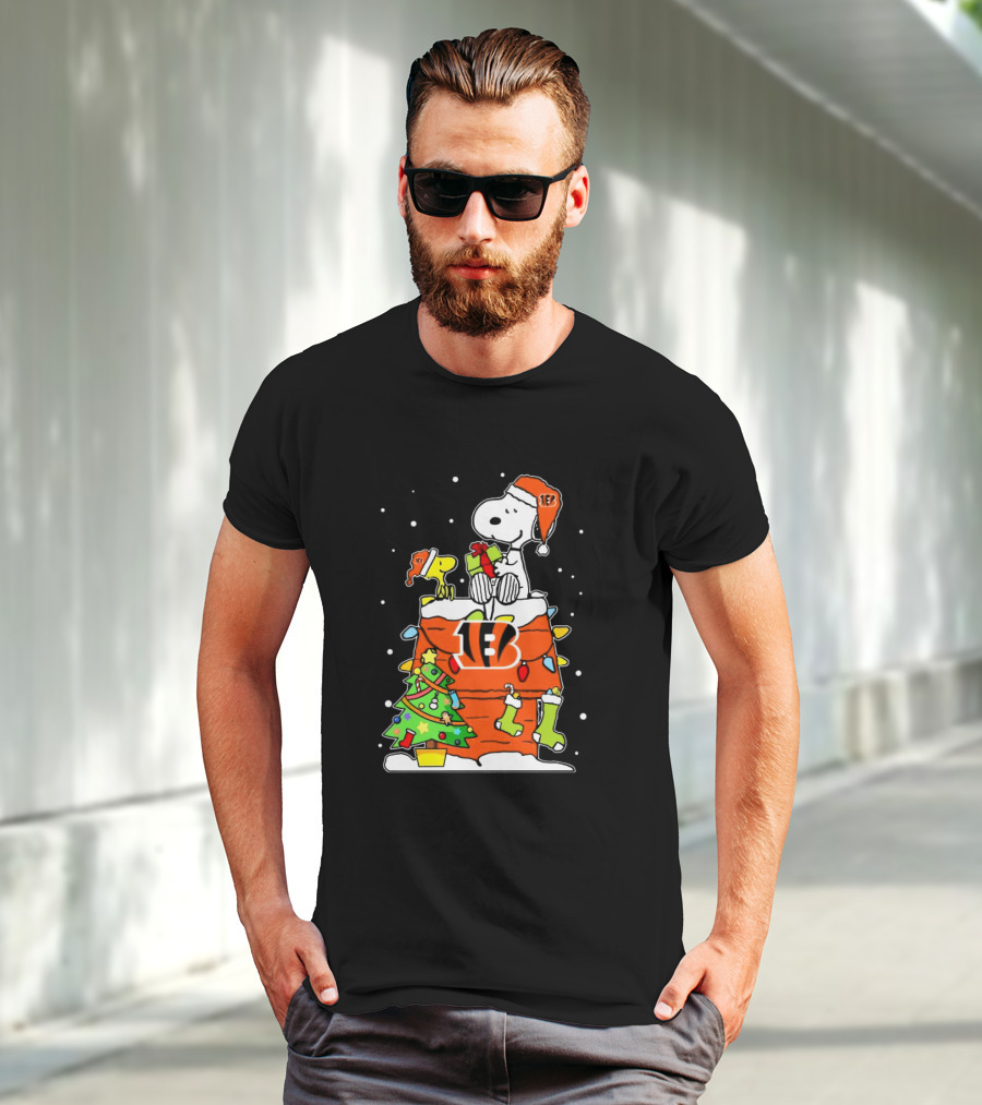 Snoopy Woodstock Cincinnati Bengals Christmas T-Shirt
