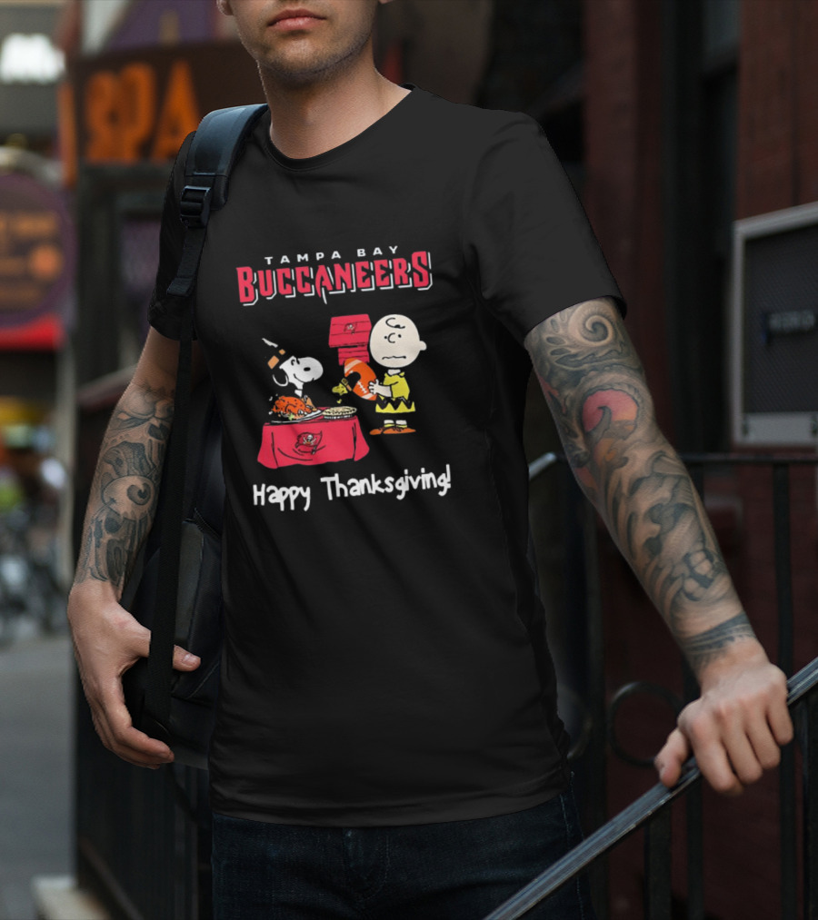Tampa Bay Buccaneers Peanuts Happy Thanksgiving Football T-Shirt