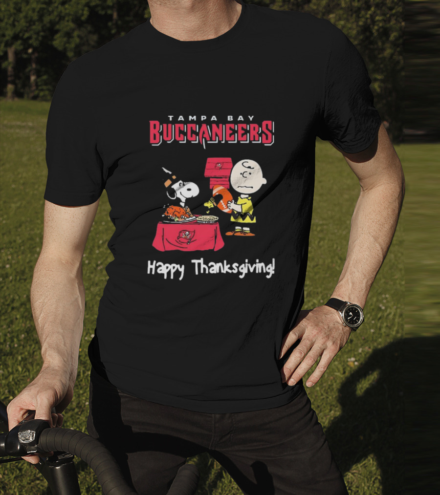 Tampa Bay Buccaneers Peanuts Happy Thanksgiving Football T-Shirt