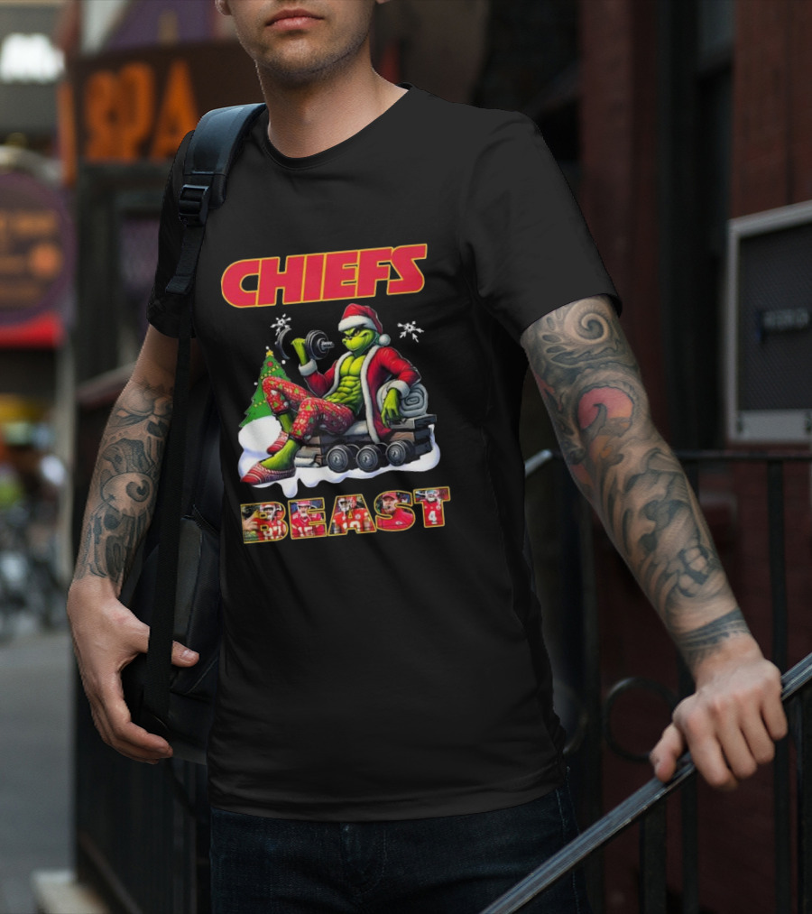 Chiefs Grinch Santa Beast Christmas Gymmer Kansas NFL 2025 T-Shirt