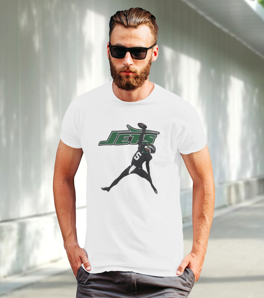 Garrett Wilson 5 New York Jets NFL Player Pose With Jets T-Shirt