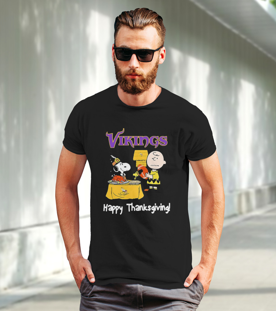 Peanuts Minnesota Vikings NFL Football Snoopy Charlie Brown Happy Thanksgiving T-Shirt