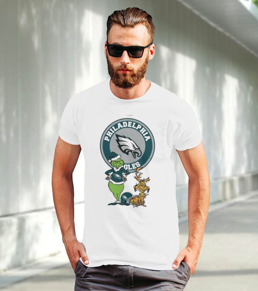 Grinch And Max Philadelphia Eagles Merry Christmas T-Shirt