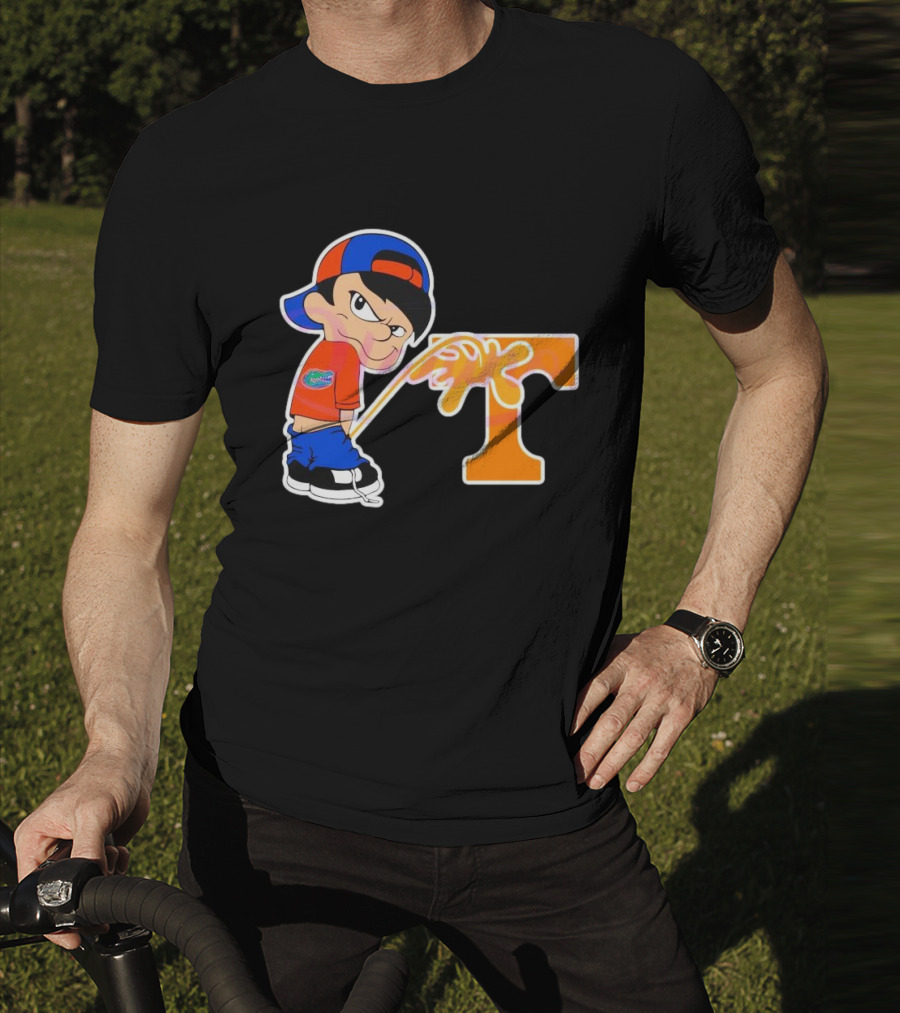 Funny Boy Florida Gators Peeing On Tennessee Volunteers T-Shirt