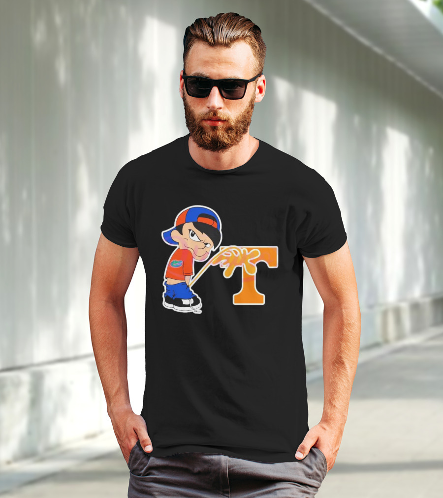 Funny Boy Florida Gators Peeing On Tennessee Volunteers T-Shirt
