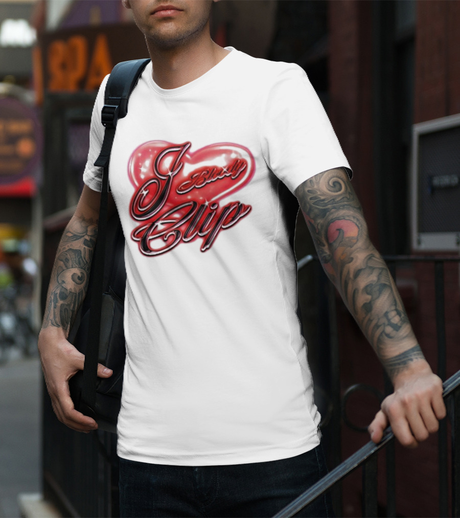 I Love Bloody Clip Heart Airbrush Imnotclip T-Shirt