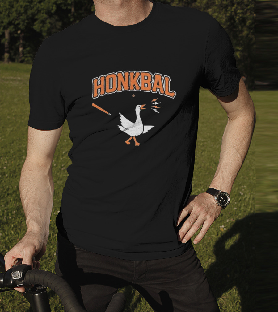 Honkbal Goose With Baseball Bat And Ball T-Shirt