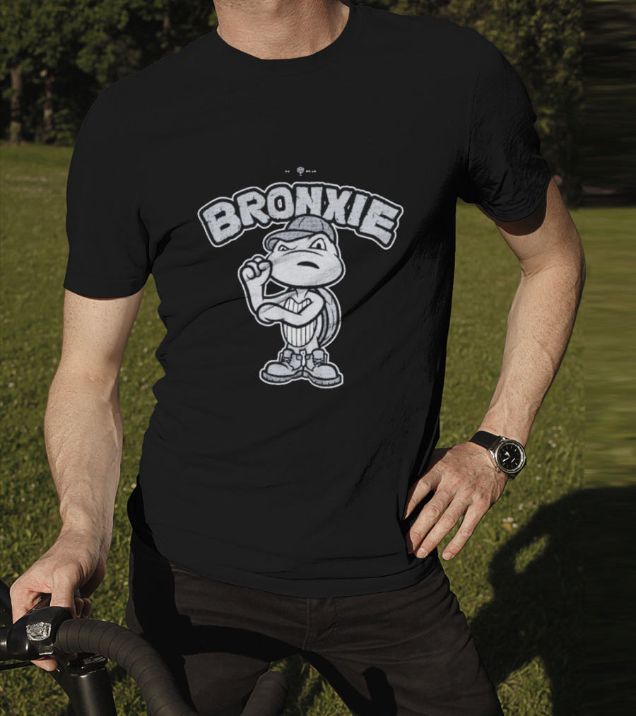 New York Yankees Bronxie The Turtle Mascot With Cap And Sneakers T-Shirt