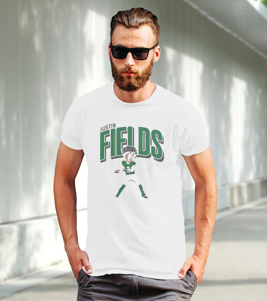 Justin Fields Caricature Greens And Grays Dynamic Pose T-Shirt