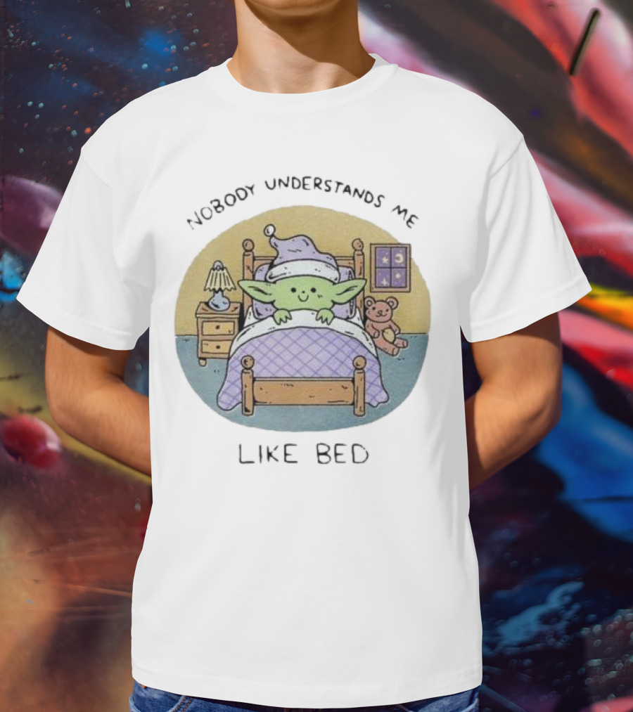 Nobody Understands Me Like Bed Cute Green Alien Cartoon Pajamas Nighttime Scene T-Shirt