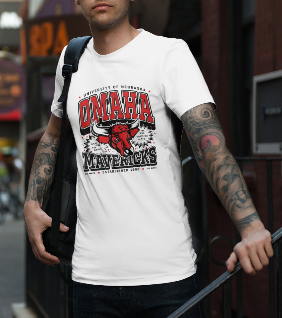 Omaha Mavericks Max Collegiate Bull Symbol With Stars T-Shirt
