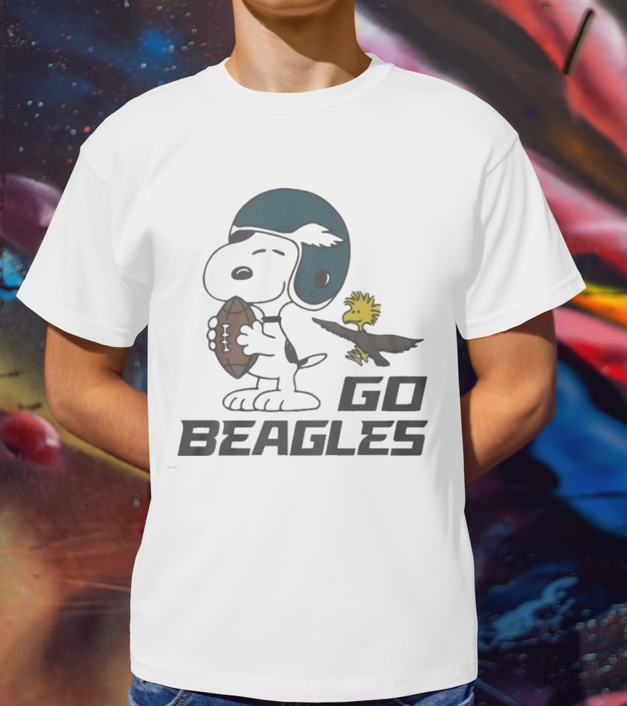 Peanuts Go Beagles Football Snoopy Woodstock Helmet Icon T-Shirt