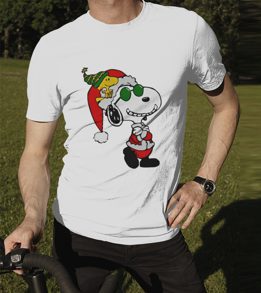 Snoopy And Woodstock Peanuts Merry Christmas Santa Hat And Sunglasses T-Shirt